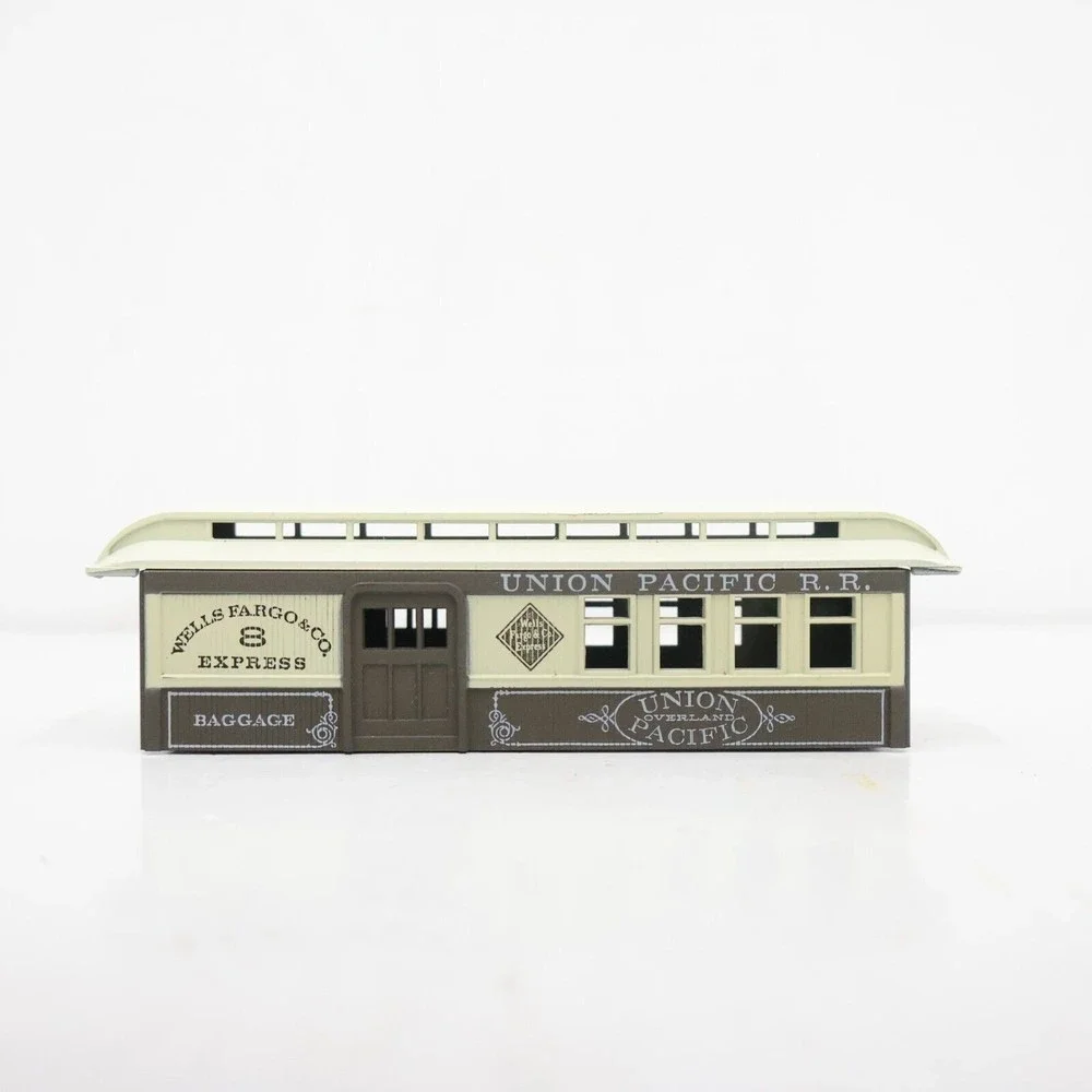 Roundhouse Products HO Scale Union Pacific Wells Fargo Express Baggage Car #8